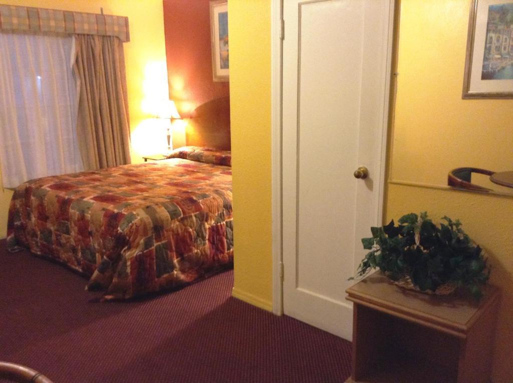 Oceanside Inn & Suites Oda fotoğraf